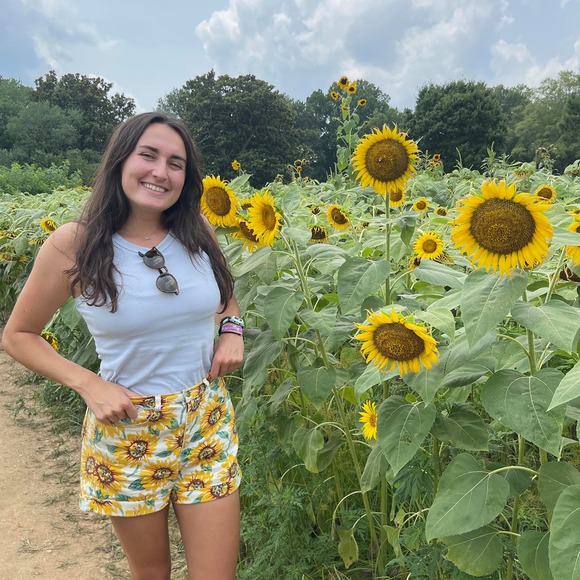 Meet your Posher, Mariel - Picture 1 of 1